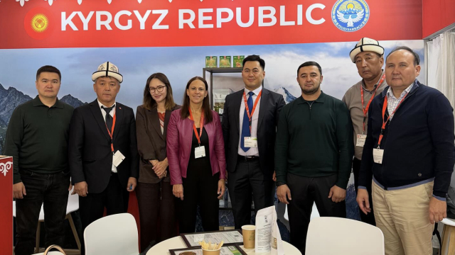 ANUGA 2025 ГЕРМАНЯДА: Кыргызстандын өндүрүүчүлөрү Австриянын Федералдык экономикалык палатасынын өкүлү менен таанышуу жолугушуусу өттaү